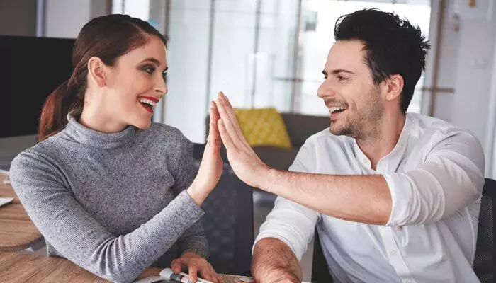 Relationship: ఆకర్షణ మొదలు అర్థం చేసుకునేదాకా... రిలేషన్షిప్స్ దశలేవో తెలుసా? Relationship: ఆకర్షణ మొదలు అర్థం చేసుకునేదాకా... రిలేషన్షిప్స్ దశలేవో తెలుసా?