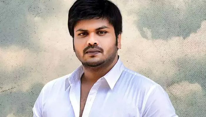 మరో కొత్త కాన్సెప్ట్తో వచ్చిన మంచు మనోజ్.. వీడియో వైరల్ మరో కొత్త కాన్సెప్ట్తో వచ్చిన మంచు మనోజ్.. వీడియో వైరల్