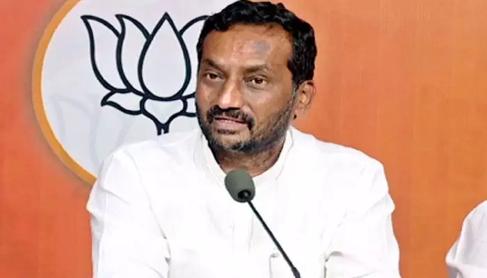 మంత్రి సబిత రాజీనామా చేయాలె.. బీజేపీ ఎమ్మెల్యే రఘునందన్ రావు డిమాండ్ మంత్రి సబిత రాజీనామా చేయాలె.. బీజేపీ ఎమ్మెల్యే రఘునందన్ రావు డిమాండ్