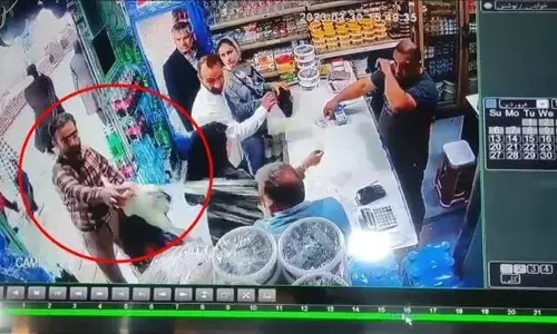 మహిళలపై పెరుగుతో దాడి.. అసలు ఏం జరిగిందంటే?
