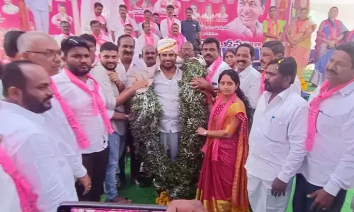 CM కేసీఆర్‌కు కొత్త తలనొప్పి.. ఆత్మీయ సమ్మేళనంలో BRS బహిష్కృత నేత ప్రత్యక్షం!