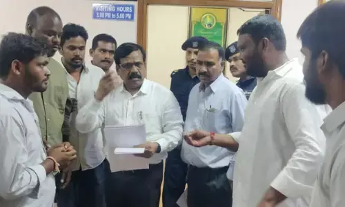 AP స్పీకర్ తమ్మినేని అడ్మిషన్‌పై విచారణ జరపాలి: TNSF డిమాండ్
