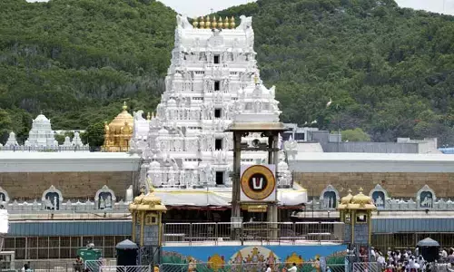 తిరుమలలో పెరుగుతున్న భక్తుల రద్దీ.. దర్శనానికి పట్టే సమయం ఎంతంటే..?