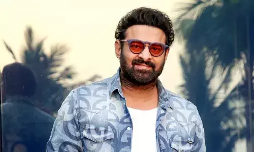 ప్రభాస్‌కు బిగ్ షాక్.. ఆ సినిమాను కొనేందుకు వెనకాడుతున్న డిస్ట్రిబ్యూటర్స్?