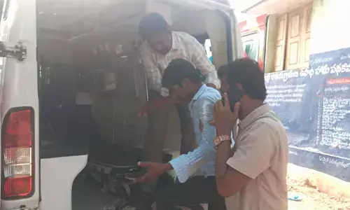 మానవత్వాన్ని చాటిన ఉపాధ్యాయులు