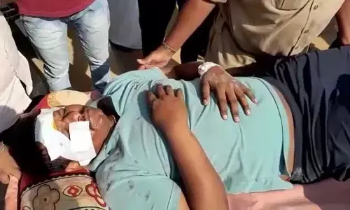 రెచ్చిపోయిన ఎర్రచందనం స్మగ్లర్లు