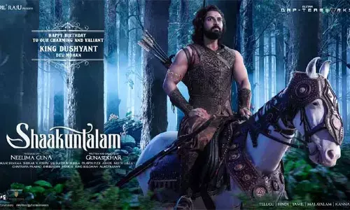 స్టార్ హీరోయిన్స్‌కు అతడే దిక్కు..