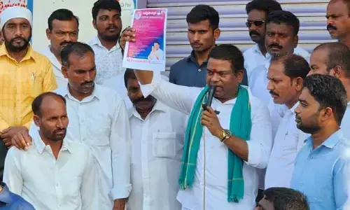 కన్న తండ్రికే తిండిపెట్టనోడు మిమ్మల్ని ఉద్దరిస్తాడా..జీవన్ రెడ్డి