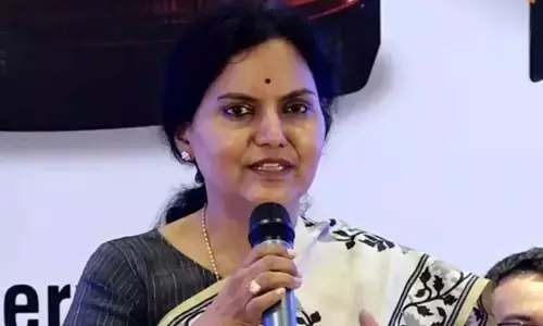 వరుస పేపర్ లీక్‌లపై సర్కారు సీరియస్.. రంగంలోకి CS శాంతికుమారి
