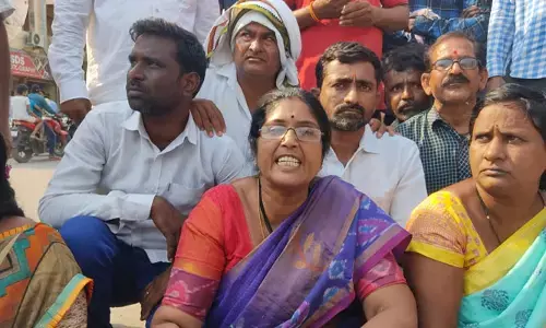 ఒక్కో ఇంట్లో ముగ్గురికి డబుల్ బెడ్ రూం ఇళ్లా..!