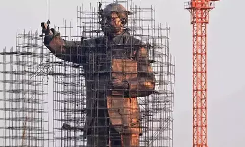అంబేద్కర్ విగ్రహావిష్కరణపై ‘సోషల్ వార్’!
