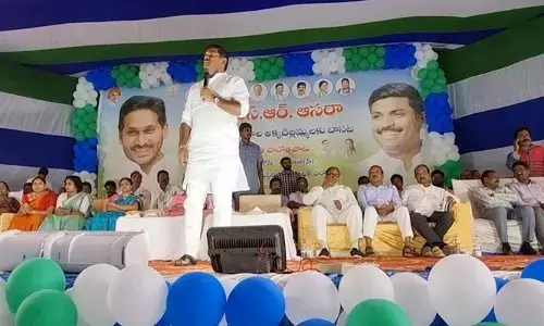 పక్క రాష్ట్రాల సీఎంలకు జగన్మోహన్ రెడ్డి ఆదర్శం.. మంత్రి అమర్నాథ్