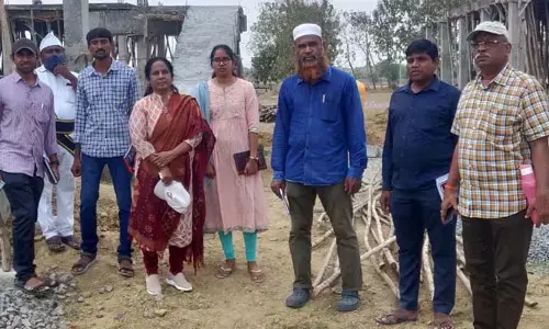 పనులు ఆలస్యంగా ఎందుకు జరుగుతన్నాయ్: జాయింట్ కలెక్టర్ కూరకుల్ల స్వర్ణలత