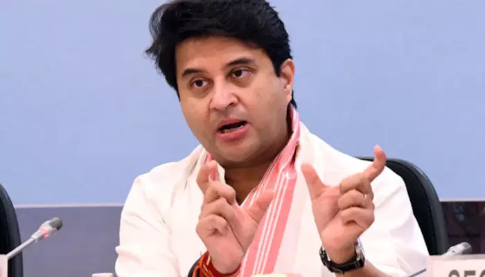 రాహుల్ గాంధీ, కాంగ్రెస్ పార్టీపై విమర్శలకు దిగిన జ్యోతిరాధిత్య సింధియా రాహుల్ గాంధీ, కాంగ్రెస్ పార్టీపై విమర్శలకు దిగిన జ్యోతిరాధిత్య సింధియా
