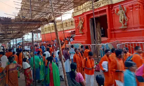 కొండగట్టు కాషాయమయం