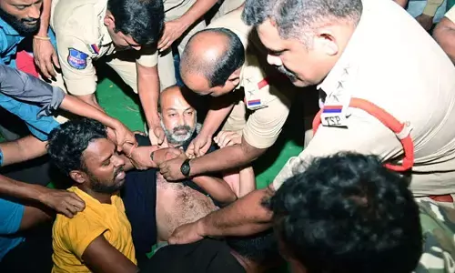 బ్రేకింగ్: పాలకుర్తికి బండి సంజయ్ తరలింపు