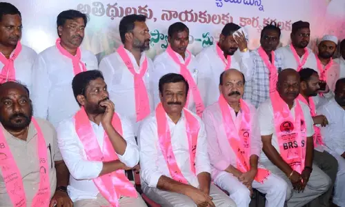 విద్యార్థుల భవిష్యత్తు ఆగం చేసేందుకు బీజేపీ కుట్ర: ఎంపీ కొత్త ప్రభాకర్ రెడ్డి