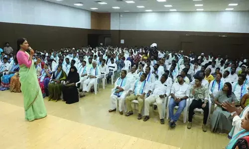 ప్చ్.. నిరుద్యోగ ముఖాముఖిలో నిరుద్యోగులెక్కడ!