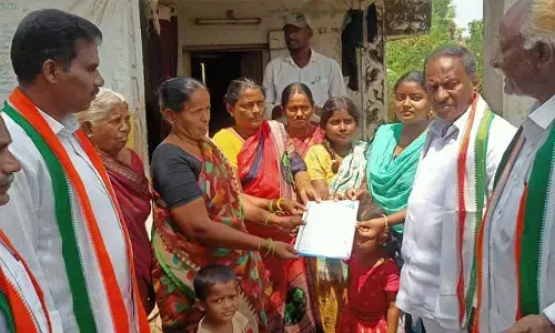 వచ్చే ఎన్నికల్లో మతతత్వ బీజేపీ, స్కాముల బీఆర్ఎస్ పతనం ఖాయం : మాజీమంత్రి సంభాని..