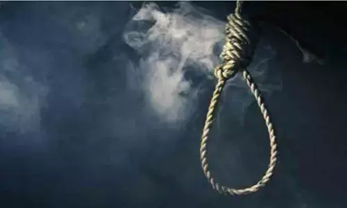 ఉరేసుకుని వ్యక్తి బలవన్మరణం