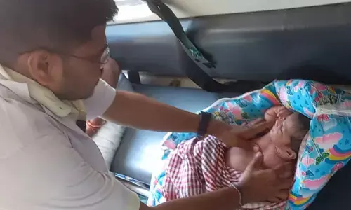 సీపీఆర్ చేసి పాప ప్రాణాలు కాపాడిన 108 సిబ్బంది