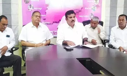 బండి కనుసన్నల్లోనే ప్రశ్నాపత్రం లీకేజీ