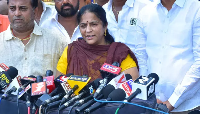 జైల్లో ఉన్నా నిరుద్యోగుల తరఫున పోరాటం కొనసాగిస్తా : బండి సంజయ్ జైల్లో ఉన్నా నిరుద్యోగుల తరఫున పోరాటం కొనసాగిస్తా : బండి సంజయ్
