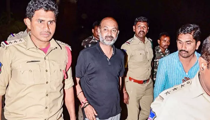 బీజేపీ స్టేట్ చీఫ్ బండి సంజయ్కు బెయిల్ మంజూరు బీజేపీ స్టేట్ చీఫ్ బండి సంజయ్కు బెయిల్ మంజూరు
