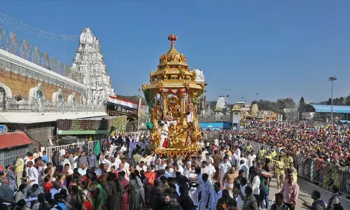 తిరుమలలో దర్శనానికి ఈ రోజు ఎంత సమయం పడుతోదంటే..!