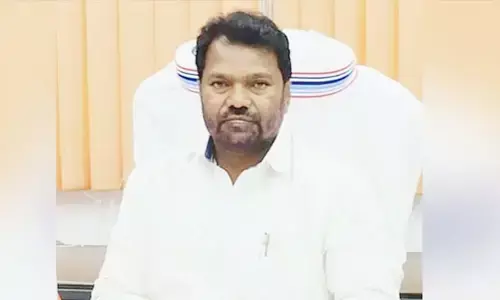 మంత్రిని బలి తీసుకున్న కరోనా మహమ్మారి