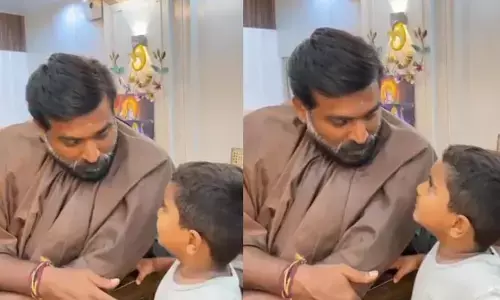 బుడ్డోడితో సరదా.. వీడియో షేర్ చేసిన విజయ్