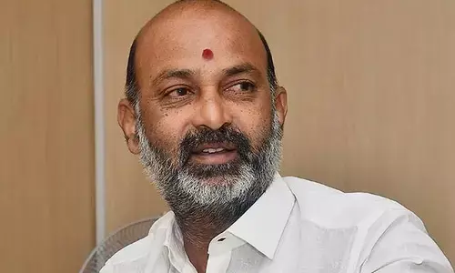 నాపై కేసు కుట్రపూరితం.. బీజేపీ కార్యకర్తలకు బండిసంజయ్ లేఖ