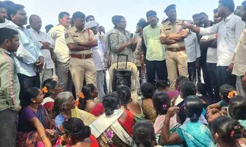 మా సమాధులపై ఇథనాల్ ఫ్యాక్టరీ నిర్మించండి