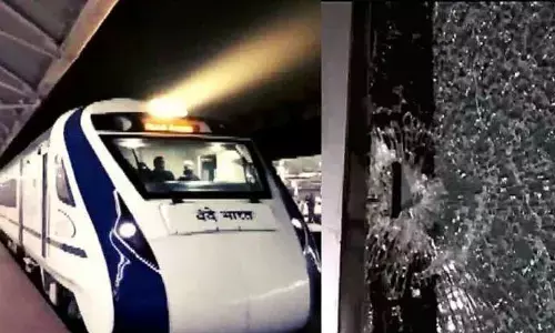 HYD: వందేభారత్ రైలుపై మరోసారి రాళ్ల దాడి