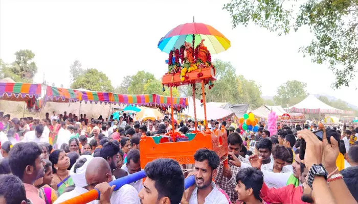 ఆలయంలో మార్మోగిన రామనామం ఆలయంలో మార్మోగిన రామనామం