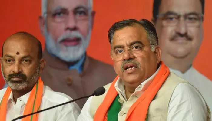 తెలంగాణ మంత్రివర్గం అలీబాబా 40 దొంగలుగా మారింది.. తరుణ్ చుగ్ తెలంగాణ మంత్రివర్గం అలీబాబా 40 దొంగలుగా మారింది.. తరుణ్ చుగ్