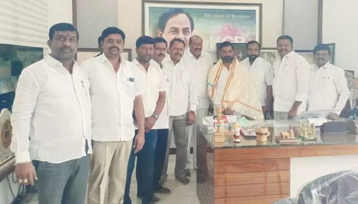 మేడ్చల్ మున్సిపల్ అభివృద్ధికి నిధులు కేటాయించండి : బీఆర్ఎస్ నాయకులు మేడ్చల్ మున్సిపల్ అభివృద్ధికి నిధులు కేటాయించండి : బీఆర్ఎస్ నాయకులు