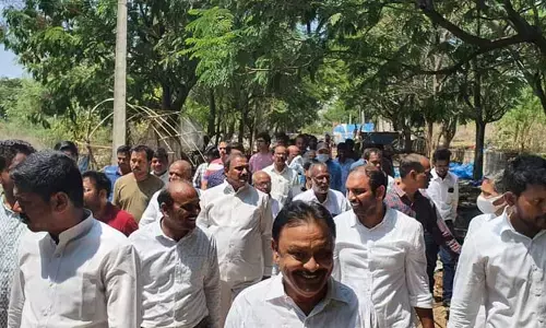 పాదయాత్రల జోరు.. ఎలక్షన్స్ దగ్గర పడుతుండడంతో పార్టీల తర్జన భర్జన
