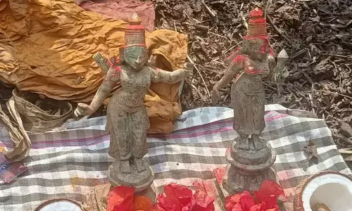 ఉపాధి హామీ తవ్వకాల్లో బయటపడిన సీతా, రాముల విగ్రహాలు