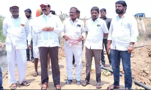 లో లేవల్ 13 ప్యాకేజి కాల్వను పరిశీలించిన ఎమ్మెల్యే..