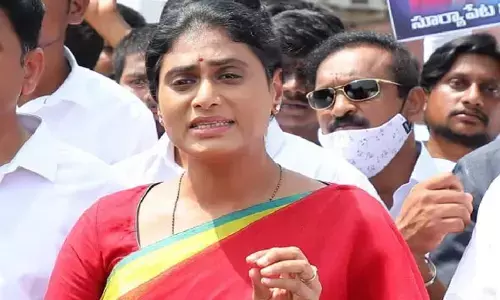‘ఇక్కడ అంతా బాగుంటే.. కేసీఆర్ ఢిల్లీకి ఎందుకు వెళ్లాడు’