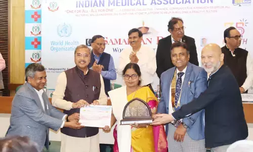 నిలోఫర్​నర్సింగ్ సూపరింటెండెంట్‌కు అవార్డు
