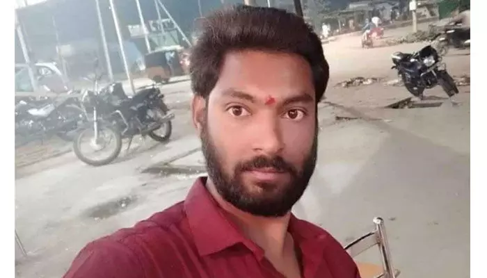 ఆర్థిక ఇబ్బందులతో వ్యాపారి ఆత్మహత్య ఆర్థిక ఇబ్బందులతో వ్యాపారి ఆత్మహత్య
