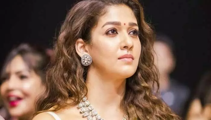 మరోసారి మంచి మనసు చాటుకున్న నయనతార మరోసారి మంచి మనసు చాటుకున్న నయనతార