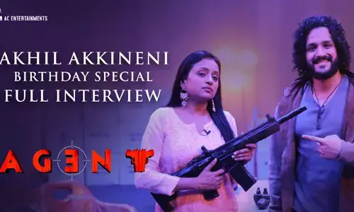 ‘ఏజెంట్’ సెట్‌లో అఖిల్‌తో సందడి చేసిన యాంకర్ సుమ