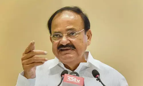గూగుల్‌ను రిపేర్‌ చేయాలన్నా గురువే కావాలి: వెంకయ్య నాయుడు