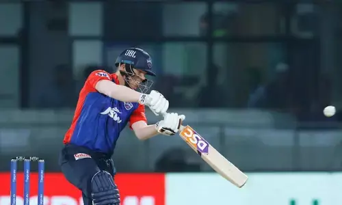 కోహ్లీ సరసన వార్నర్.. ఏ విషయంలో తెలుసా?