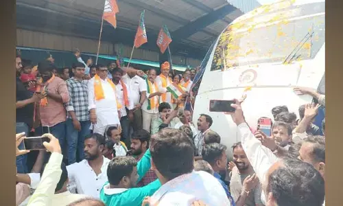 నల్లగొండలో వందే భారత్ ట్రైన్⁬కు ఘనస్వాగతం..