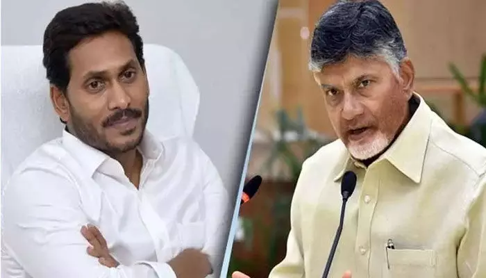 చంద్రబాబు చెప్పుల్లో జగన్ పాదాలు చంద్రబాబు చెప్పుల్లో జగన్ పాదాలు