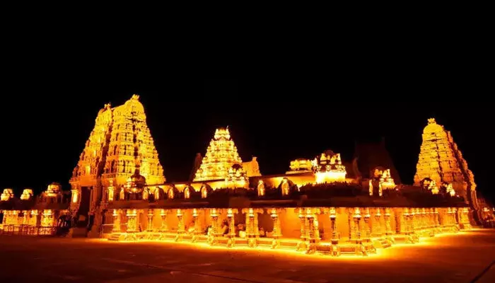 యాదాద్రి ఆలయంపై డ్రోన్ కలకలం.. యాదాద్రి ఆలయంపై డ్రోన్ కలకలం..